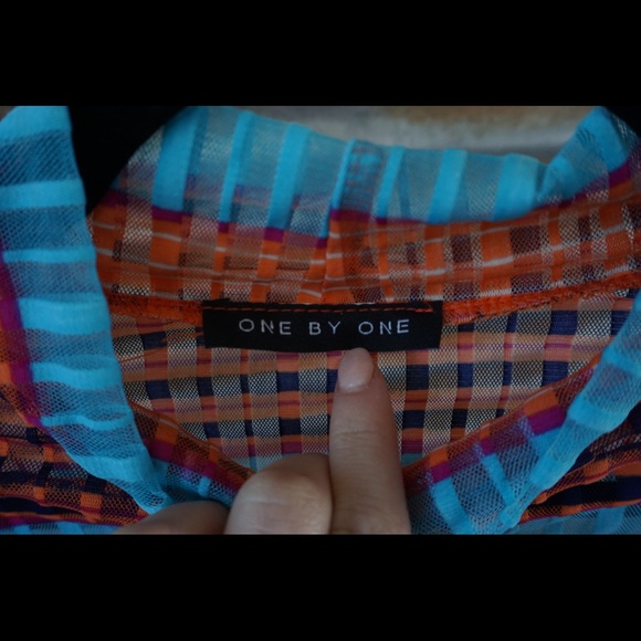 One by One sheer long sleeve. - Picture 4 of 4